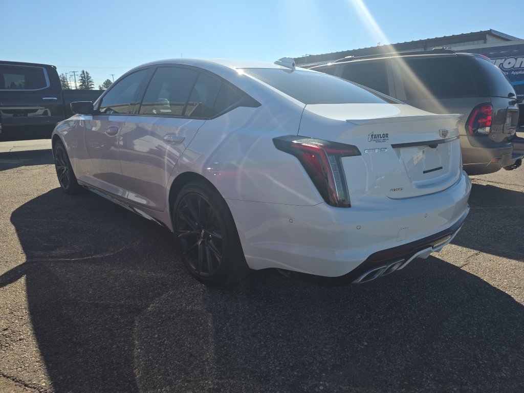 2022 Cadillac CT5 V photo 2