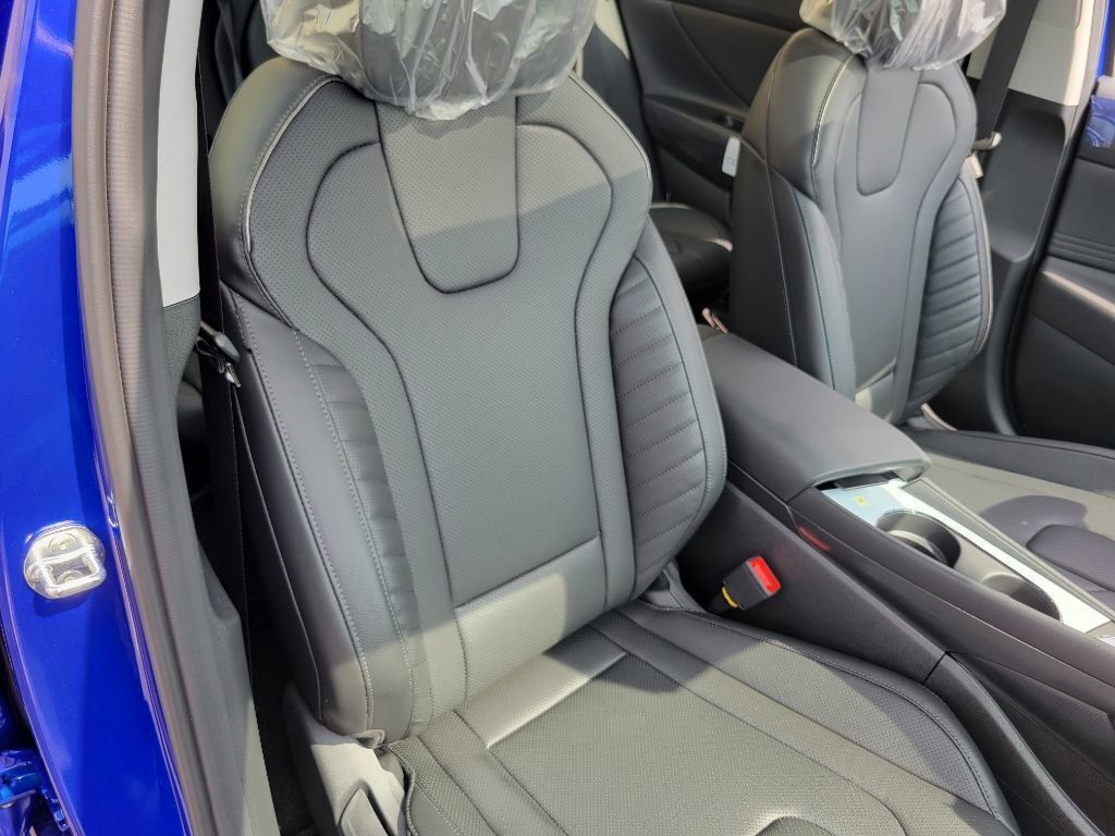 2024 Hyundai Elantra Limited photo 31