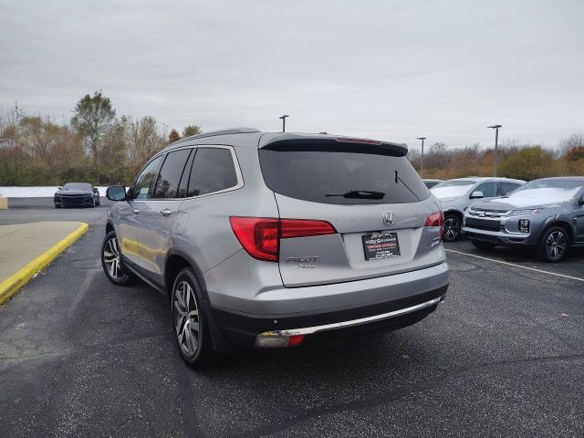 2017 Honda Pilot Touring photo 4