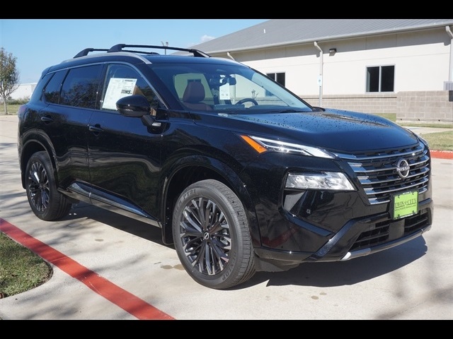 2026 Nissan Rogue Platinum's photo