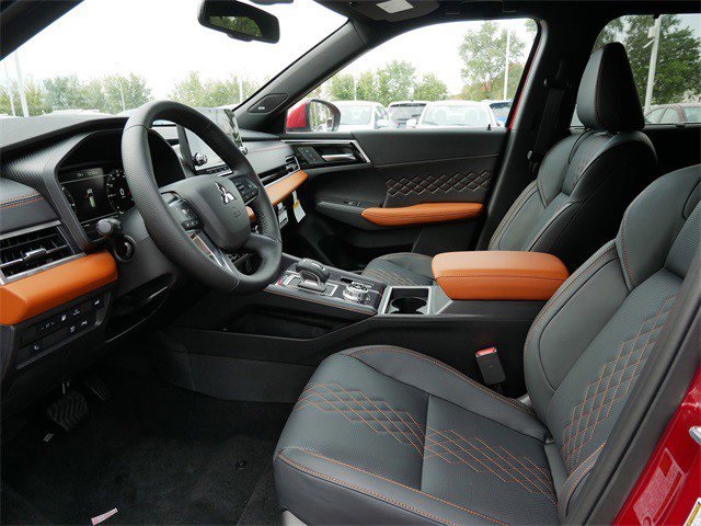 2025 Mitsubishi Outlander PHEV SEL photo 4