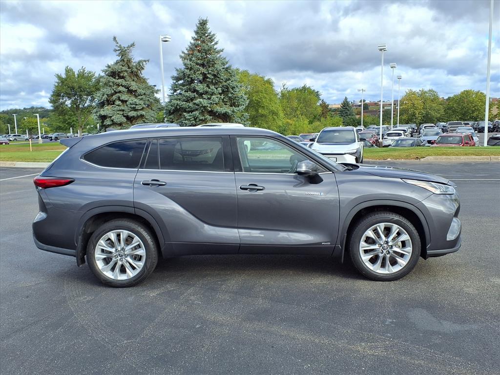 Certified 2021 Toyota Highlander Limited with VIN 5TDDBRCH7MS528090 for sale in Burnsville, Minnesota