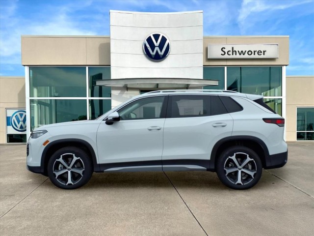 2026 Volkswagen Tiguan SE's photo