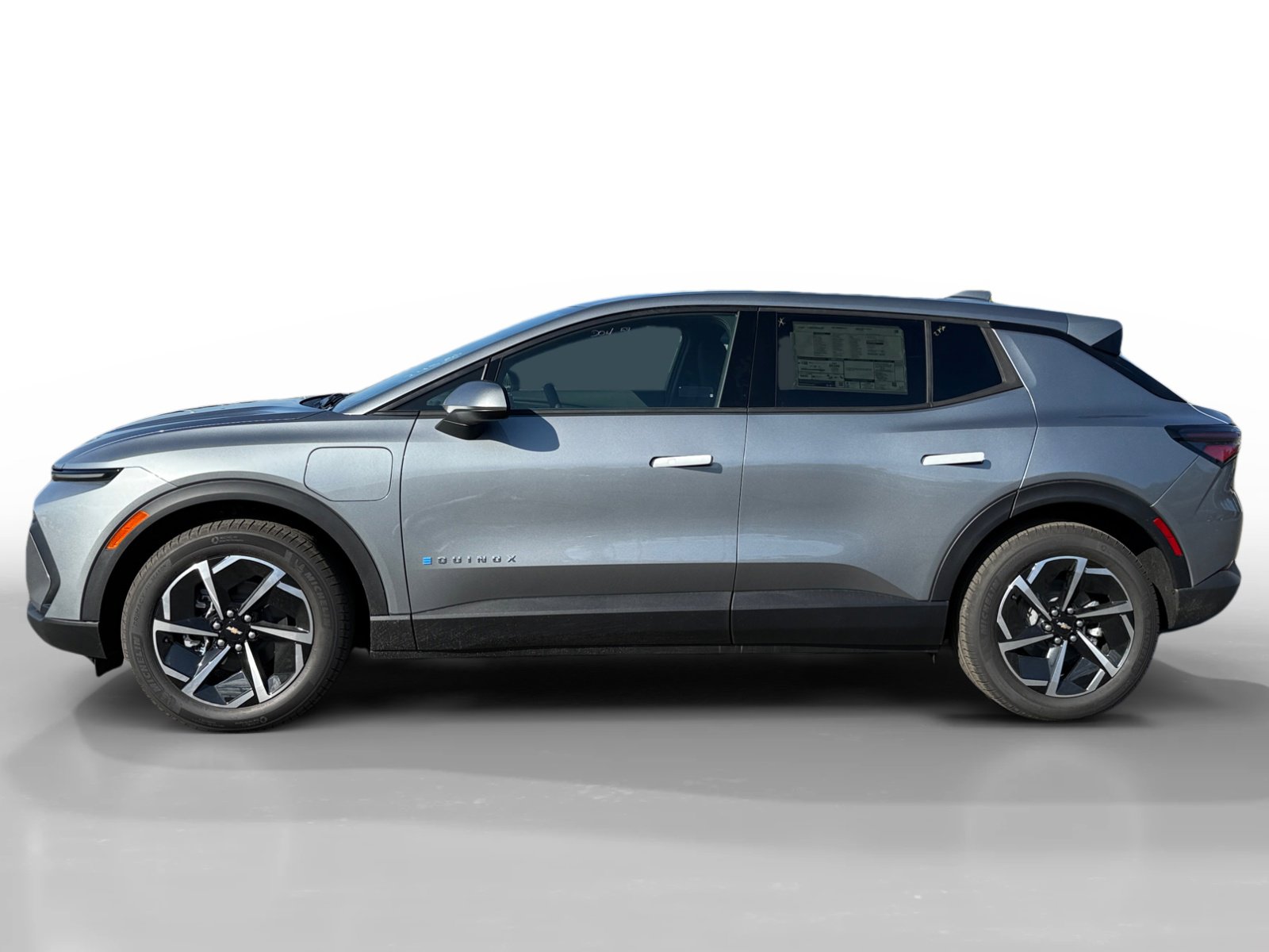 2026 Chevrolet Equinox LT photo 2