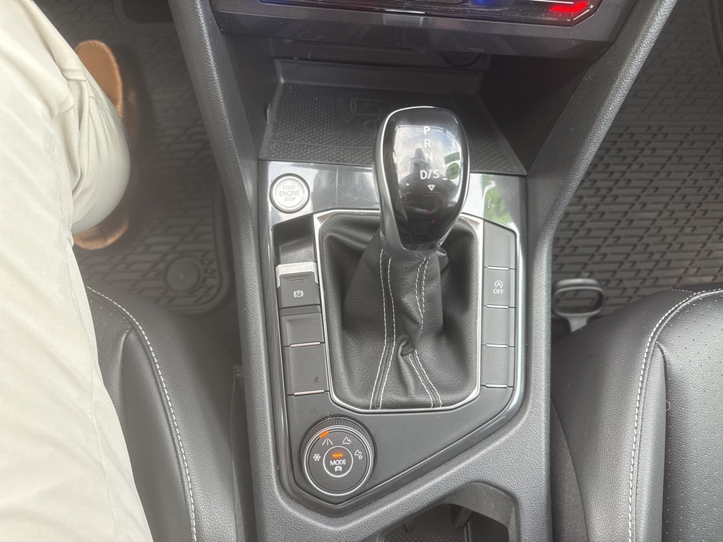 2022 Volkswagen Tiguan SE photo 17