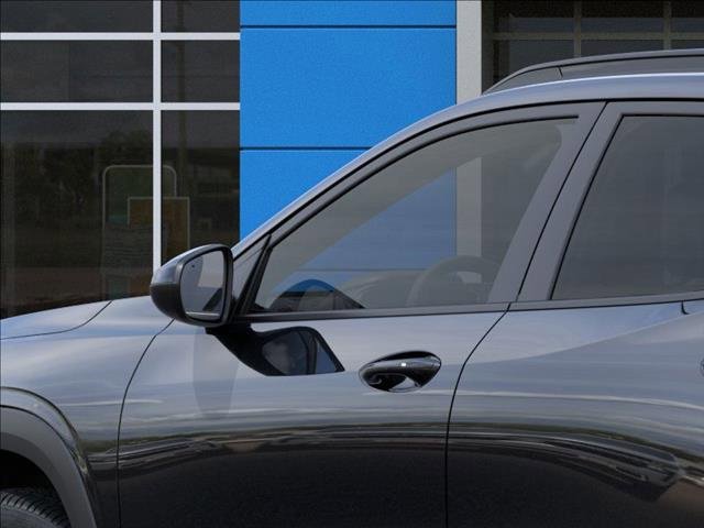 2025 Chevrolet Trax LT photo 7