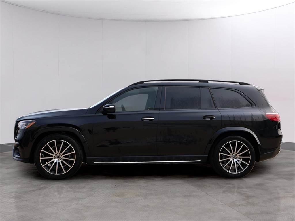 2025 Mercedes Benz GLS 580 4MATIC photo 4