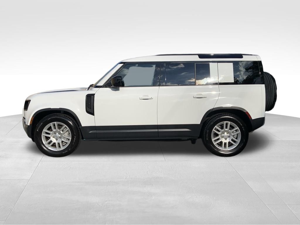 2025 Land Rover Defender 110 S photo 5