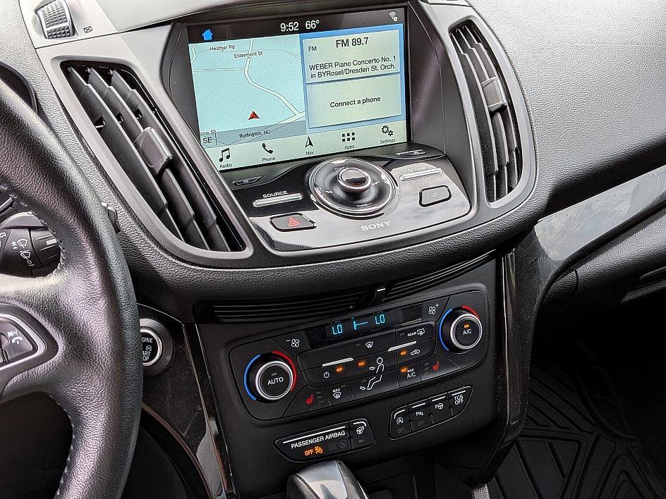 2019 Ford Escape Titanium photo 19