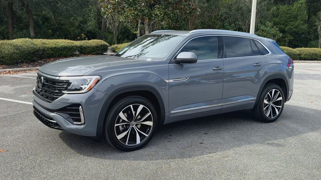 2026 Volkswagen Atlas Cross Sport SEL Premium R-Line photo 2