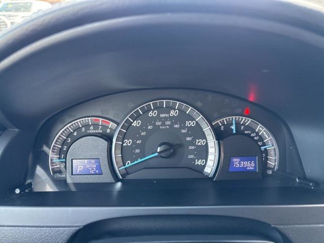 2012 Toyota Camry XLE photo 9
