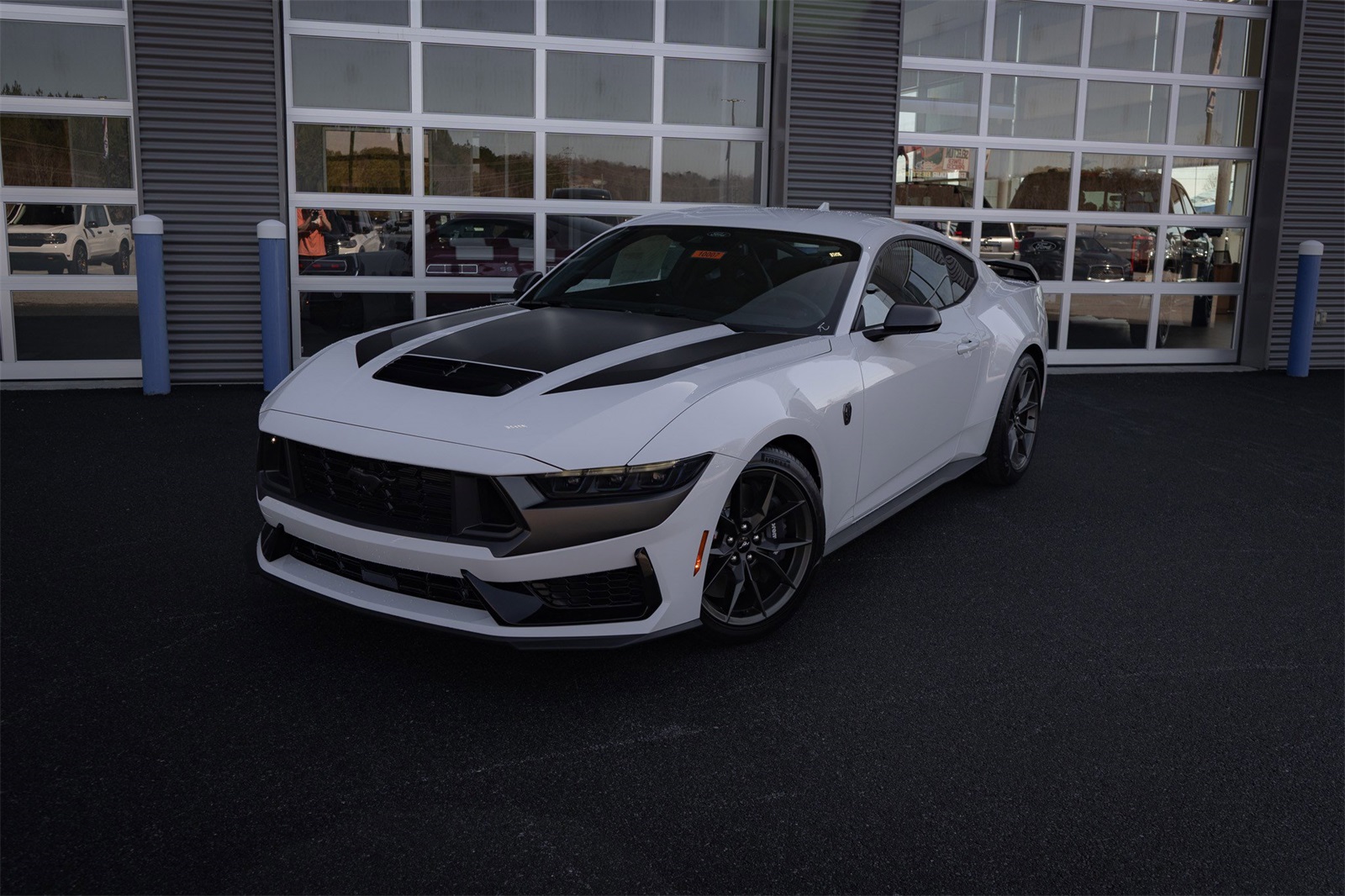 2025 Ford Mustang Dark Horse Premium photo 3