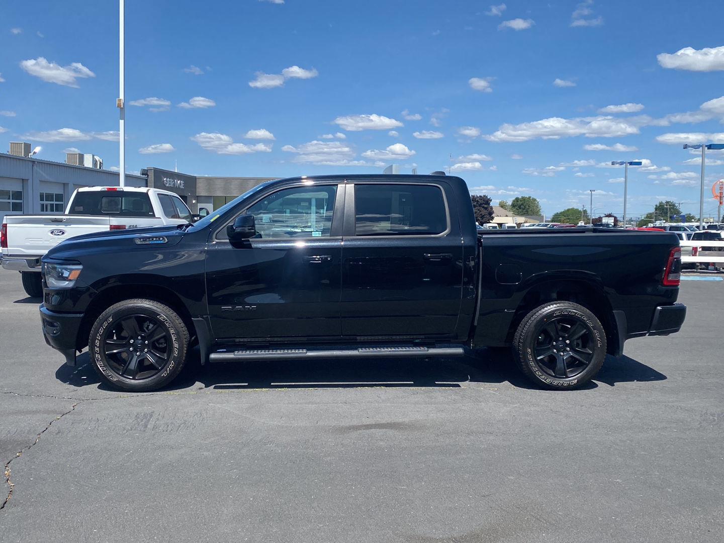 2023 Ram 1500 Sport photo 2