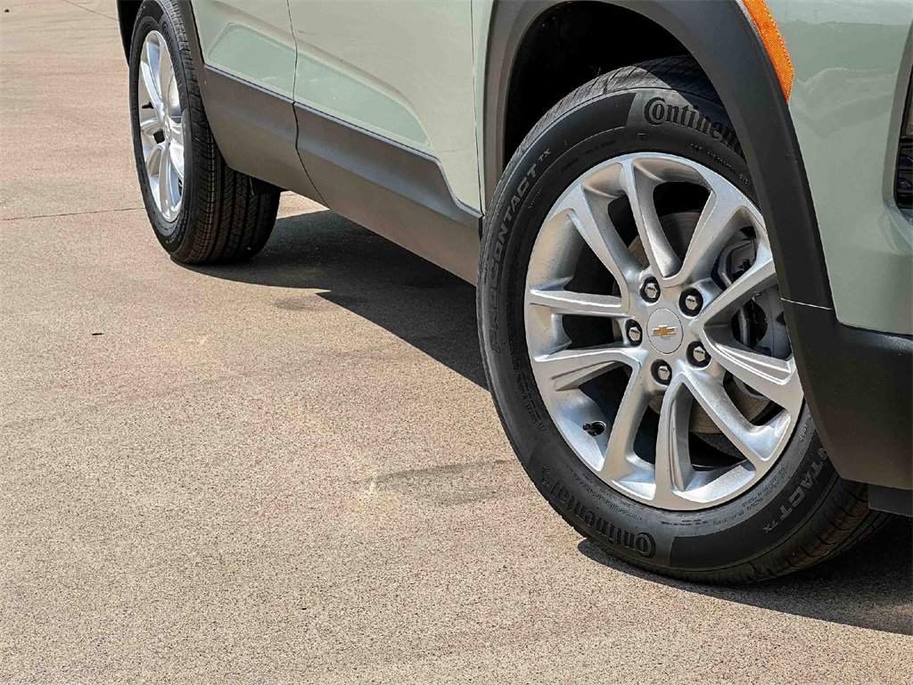 2026 Chevrolet Trailblazer LS photo 3