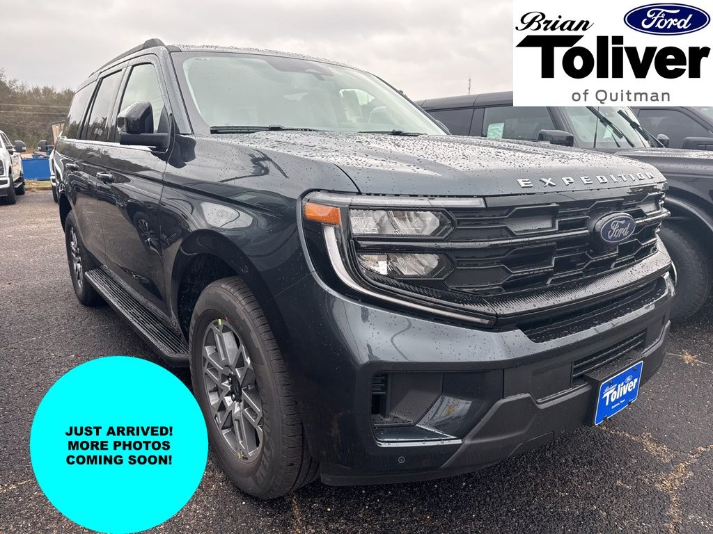 2025 Ford Expedition Active's photo