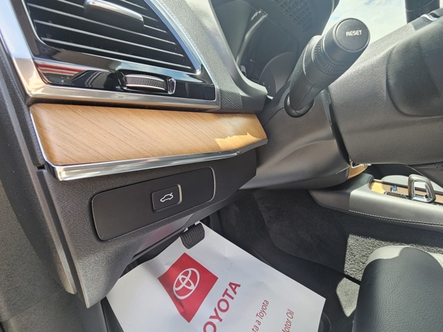 2024 Volvo XC90 B5 Plus photo 9