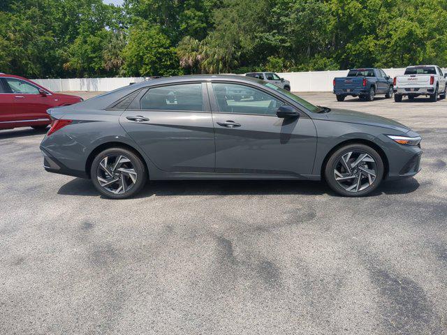 2025 Hyundai Elantra Hybrid SEL Sport photo 2