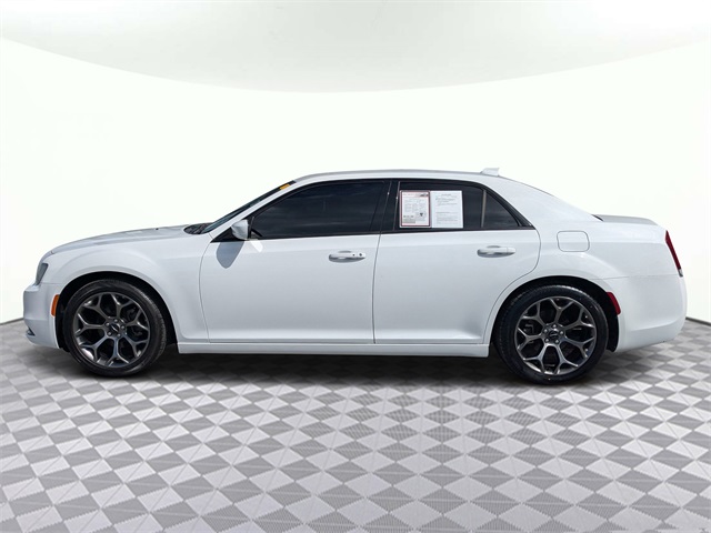 2015 Chrysler 300 S photo 4