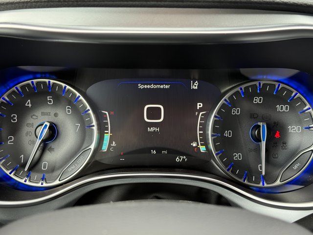 2026 Chrysler Pacifica Limited photo 14
