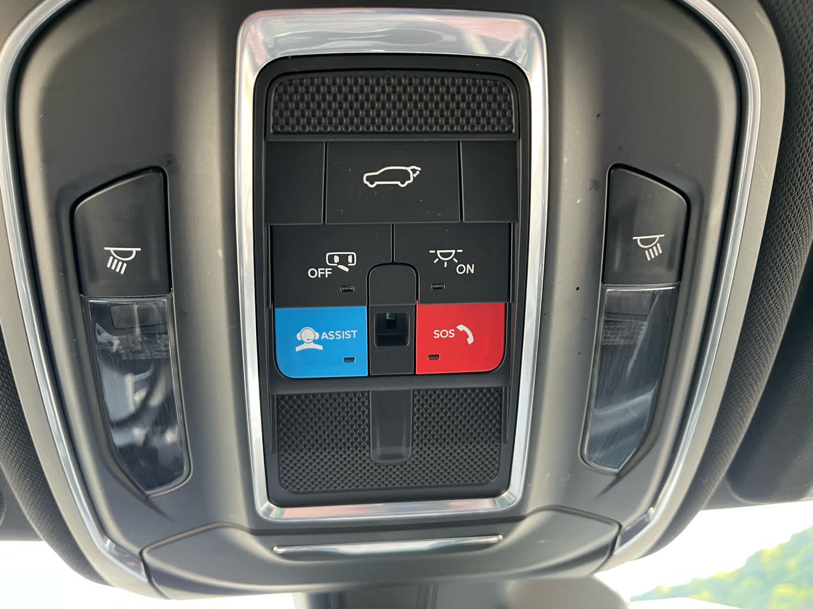 2024 Jeep Grand Cherokee Altitude photo 29