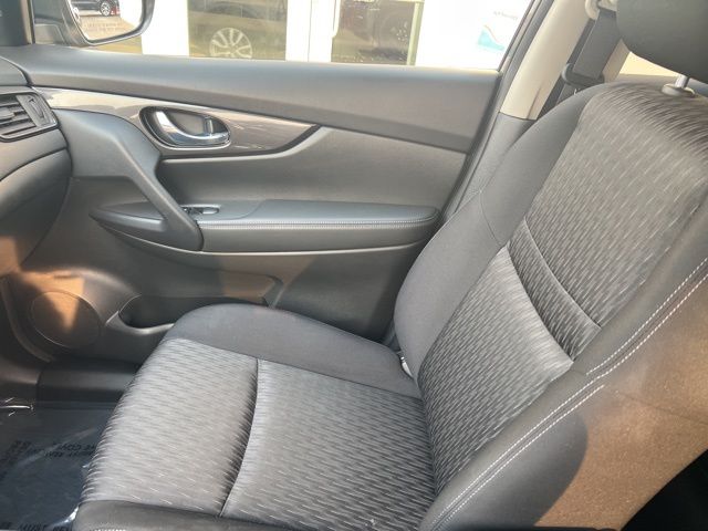 2020 Nissan Rogue SV photo 6