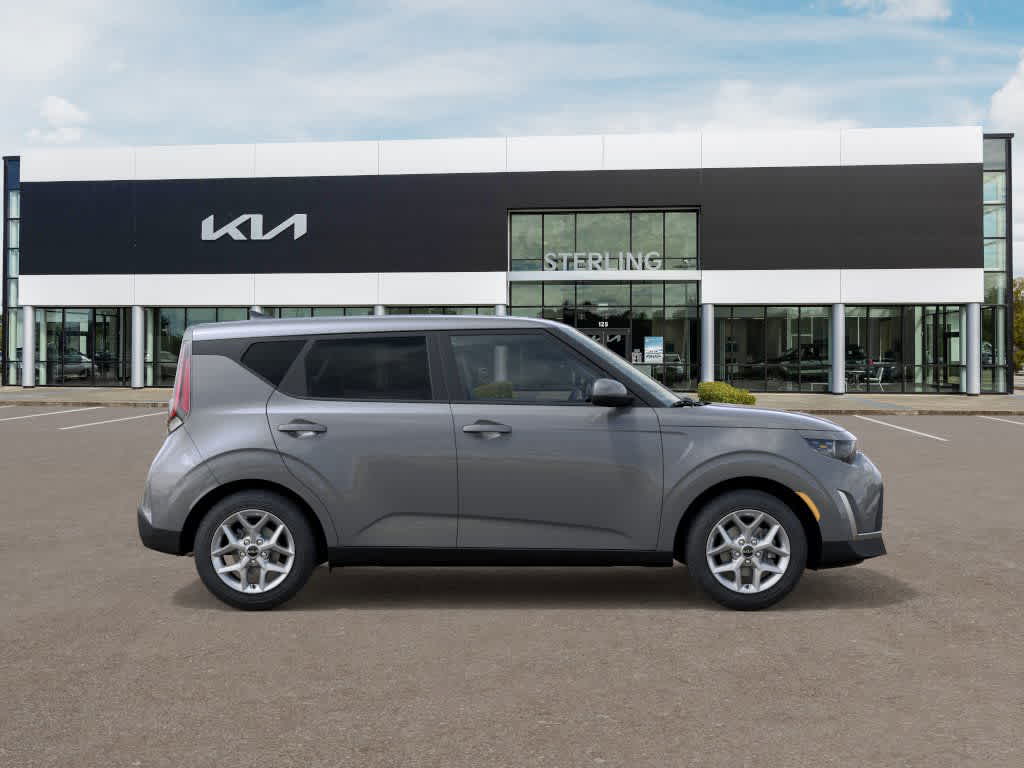 2025 Kia Soul LX S photo 3