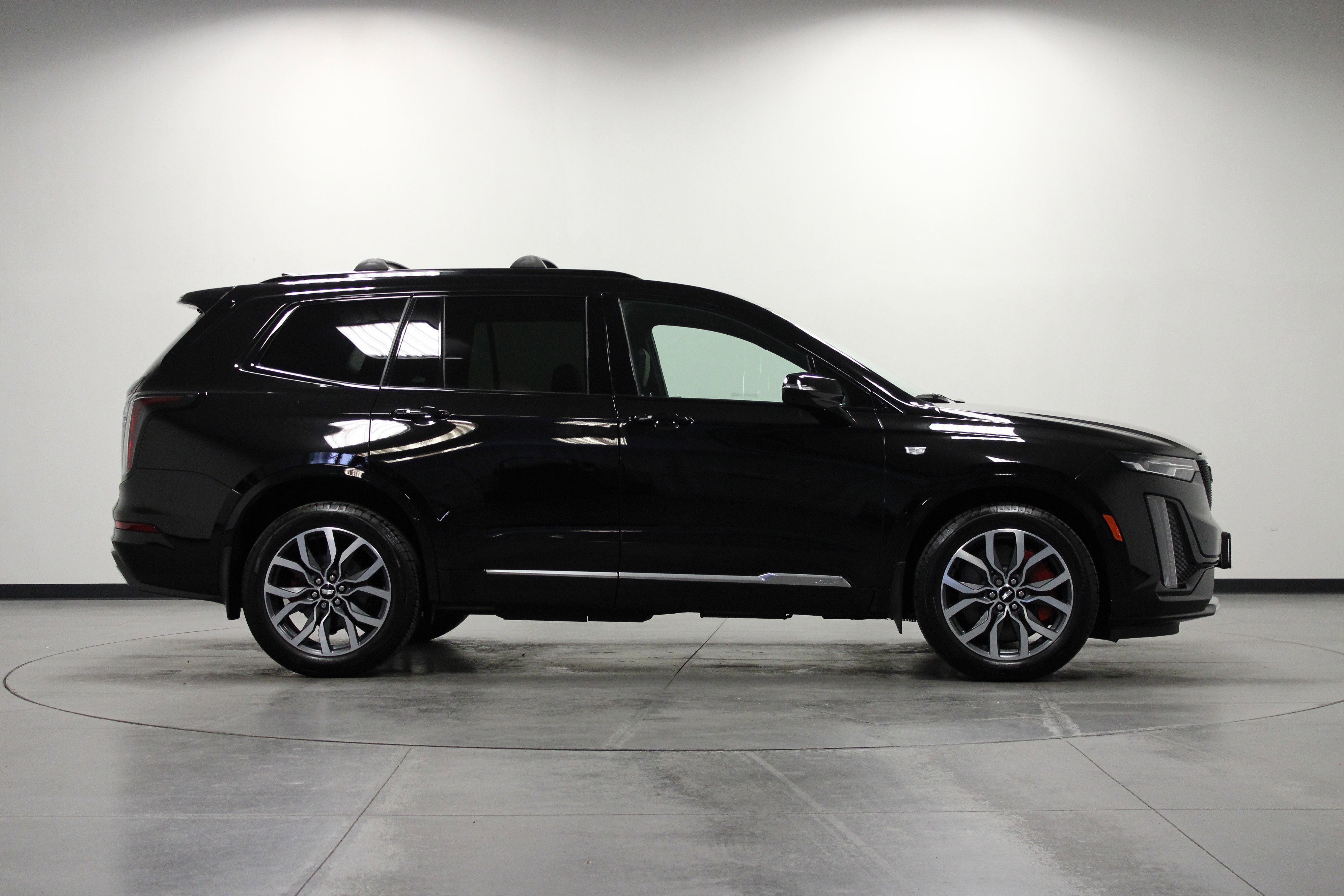 2025 Cadillac XT6 Sport photo 2
