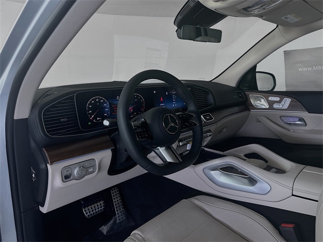 2026 Mercedes Benz GLS 450 4MATIC photo 8