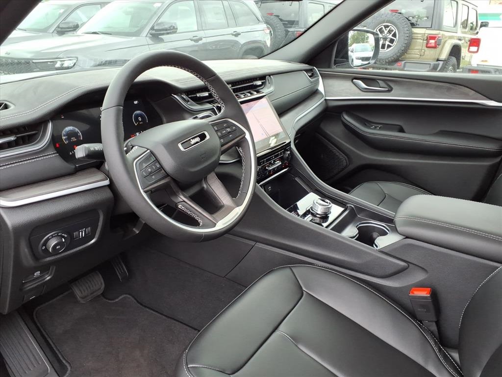 2025 Jeep Grand Cherokee Limited photo 5