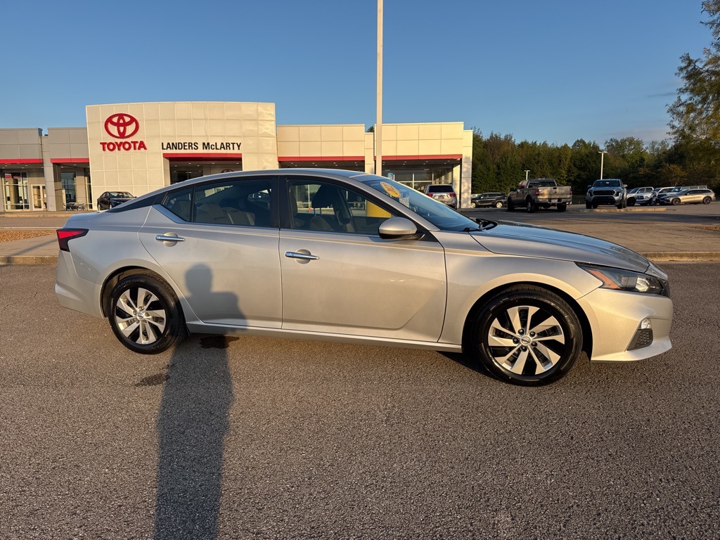 2022 Nissan Altima 2.5 S photo 2