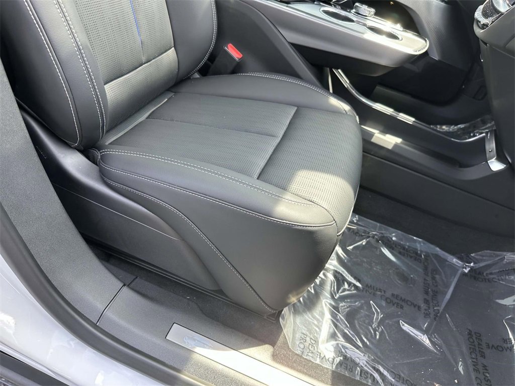 2025 Cadillac Lyriq Luxury photo 9
