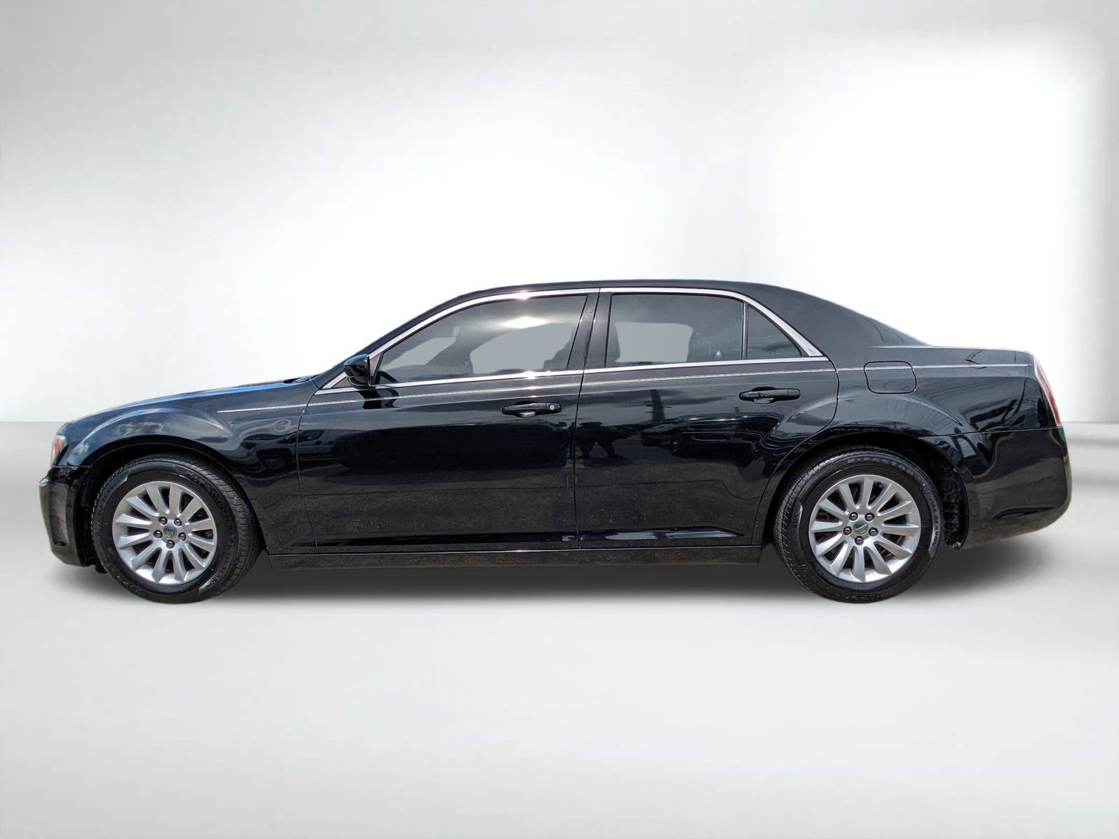 2012 Chrysler 300 Base photo 6