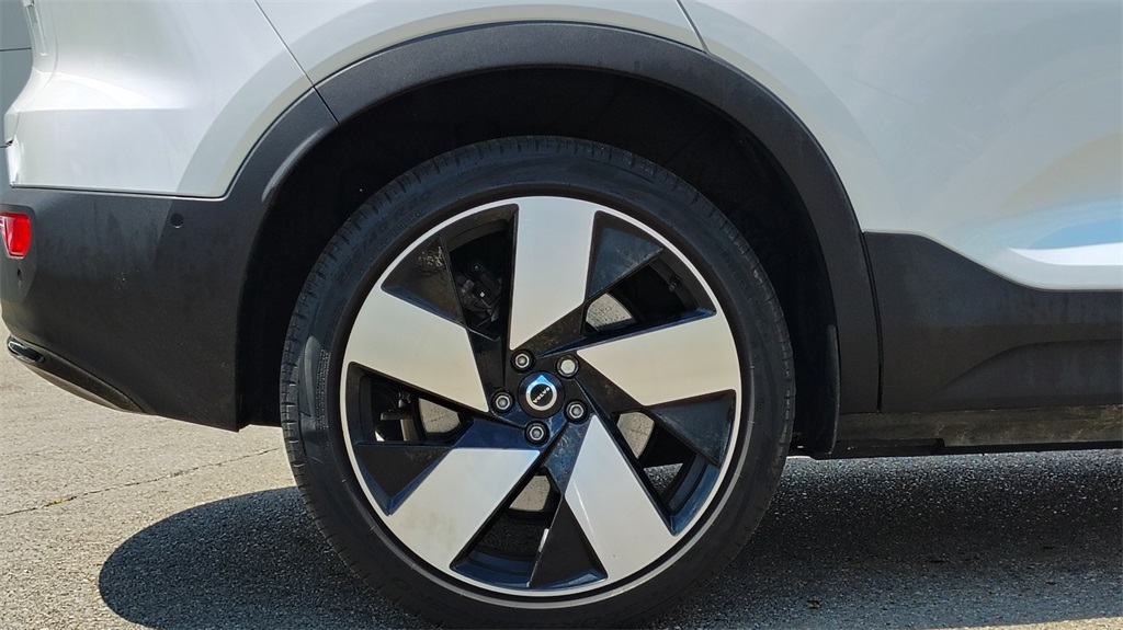 2023 Volvo XC40 Recharge Ultimate photo 31