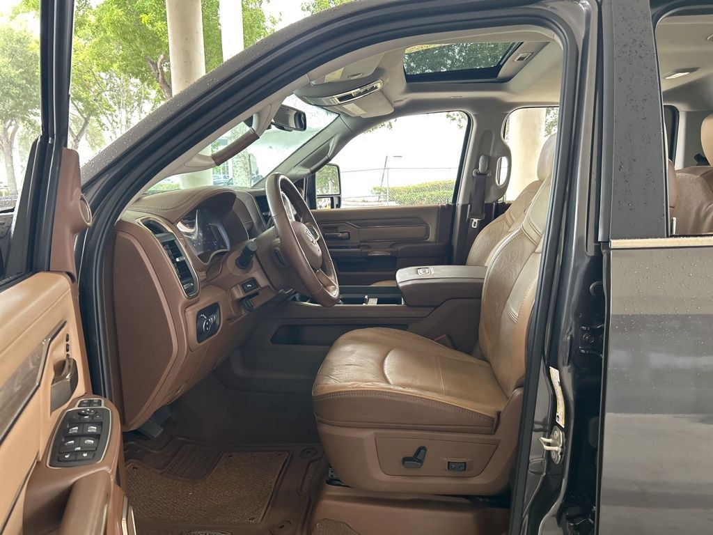 2023 Ram 2500 Longhorn photo 3