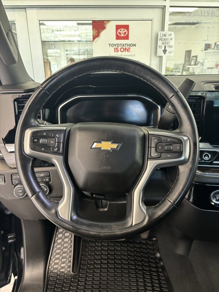 2023 Chevrolet Silverado 1500 LT photo 6
