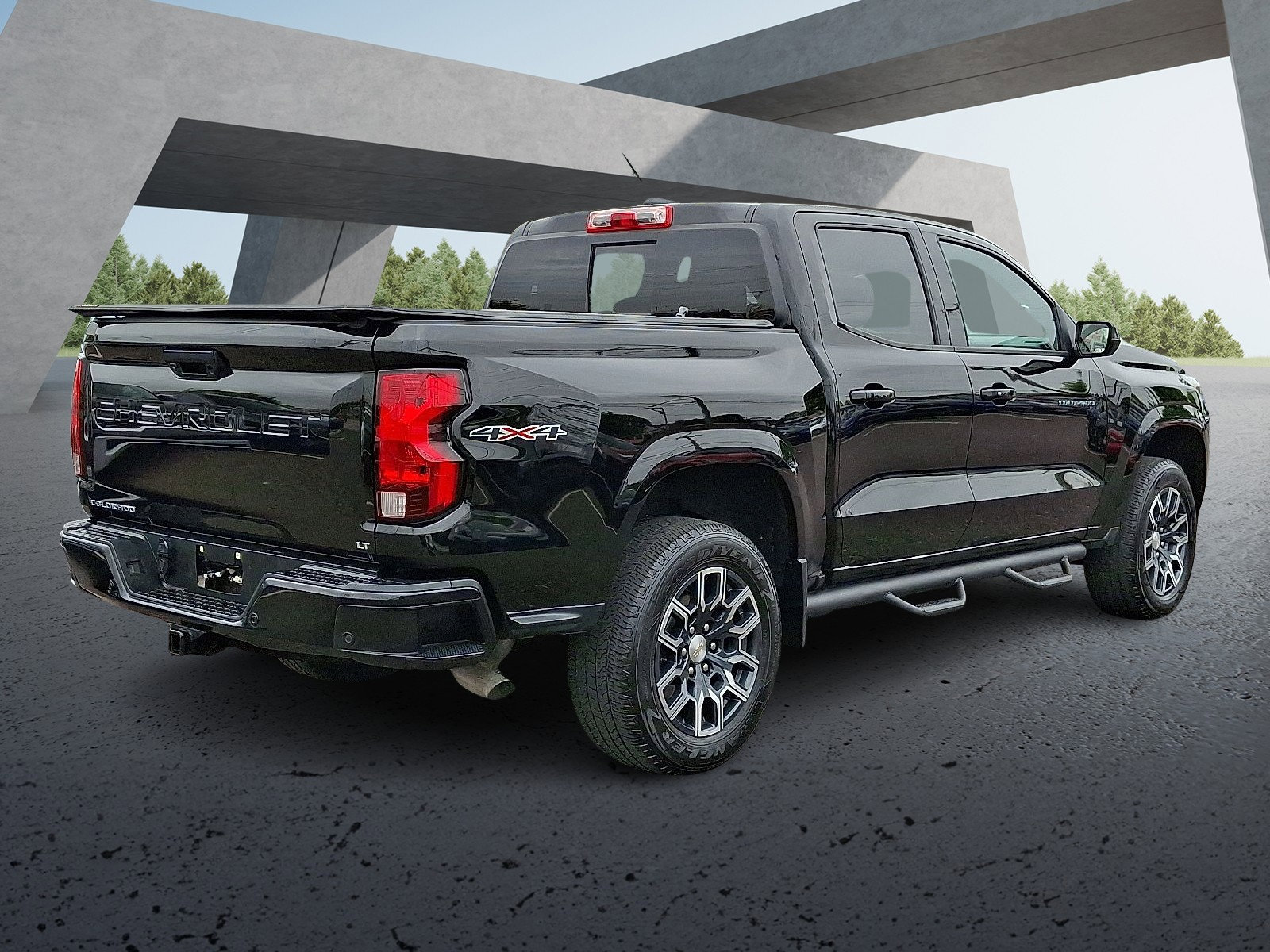 2023 Chevrolet Colorado LT photo 4