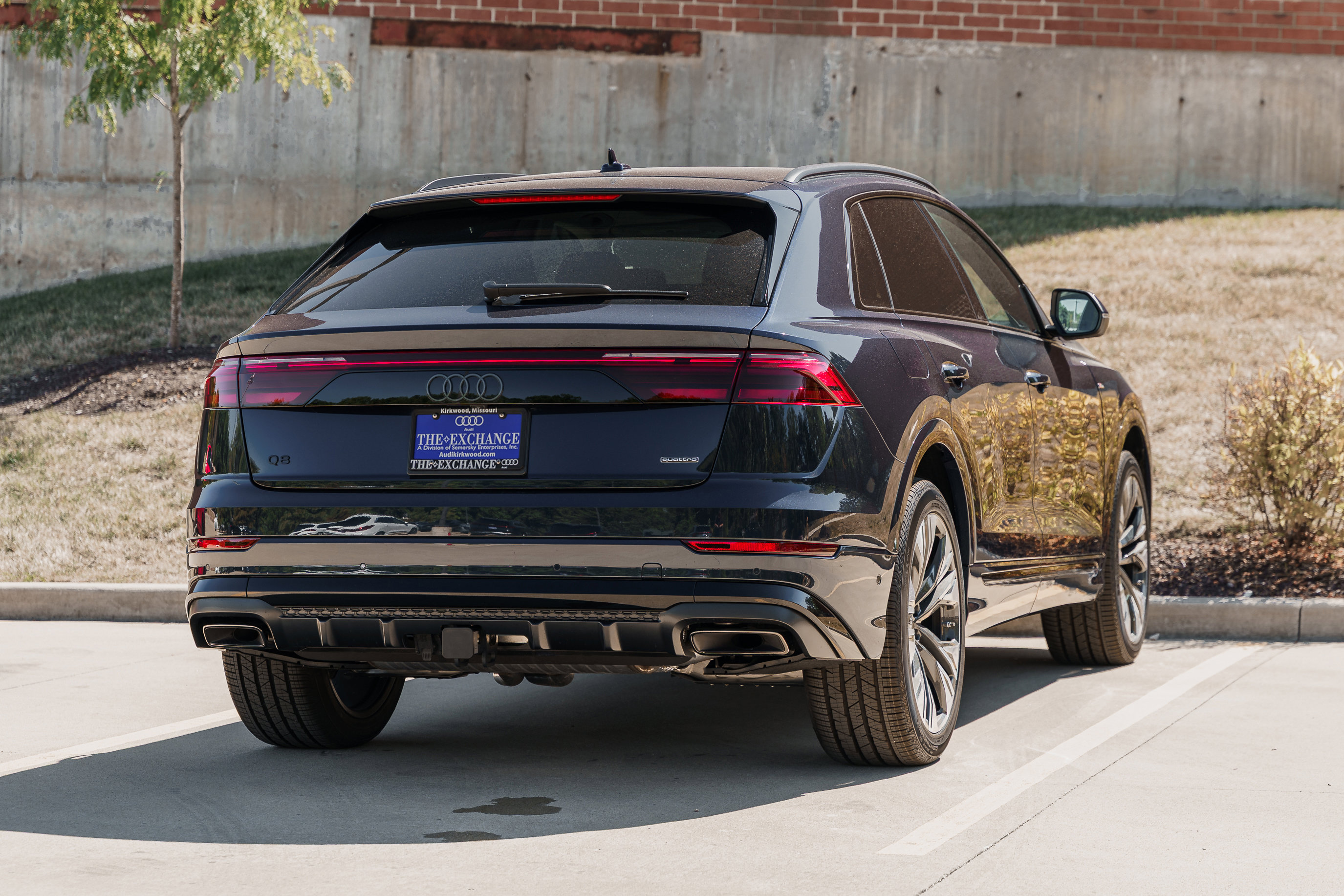 2025 Audi Q8 55 Premium Plus photo 2