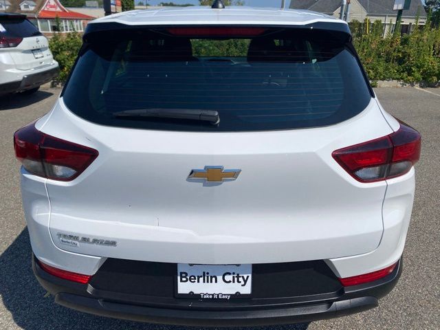 2023 Chevrolet Trailblazer LS photo 3