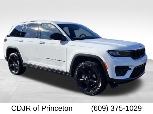 2025 Jeep Grand Cherokee Altitude's photo