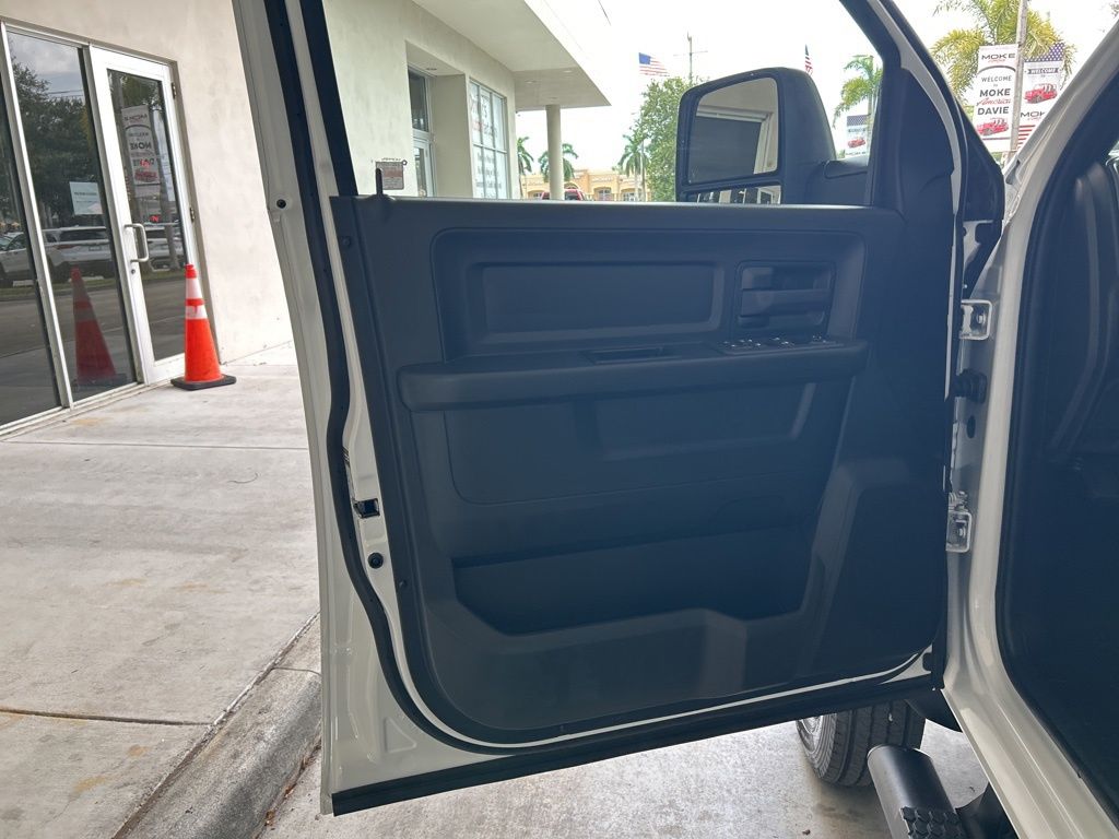 2026 Ram 4500 Tradesman photo 29
