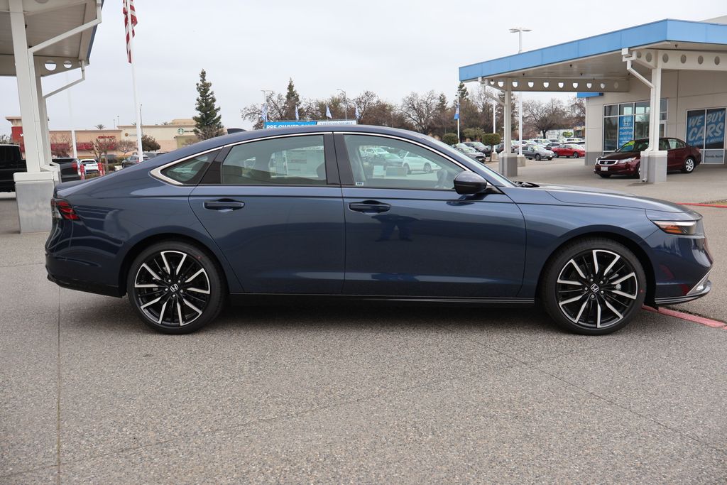 2025 Honda Accord Hybrid Touring photo 4