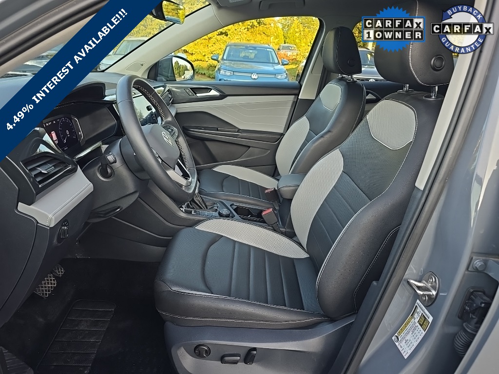 2024 Volkswagen Taos SEL photo 4