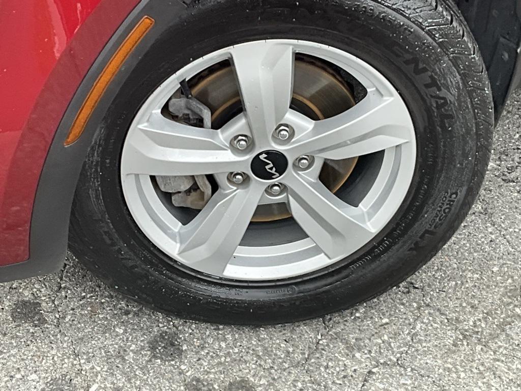 2023 Kia Sorento LX photo 3