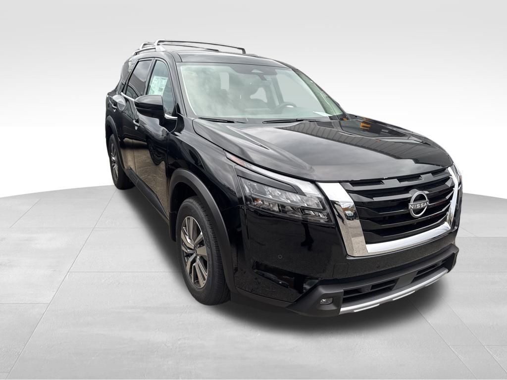 2025 Nissan Pathfinder SL photo 2