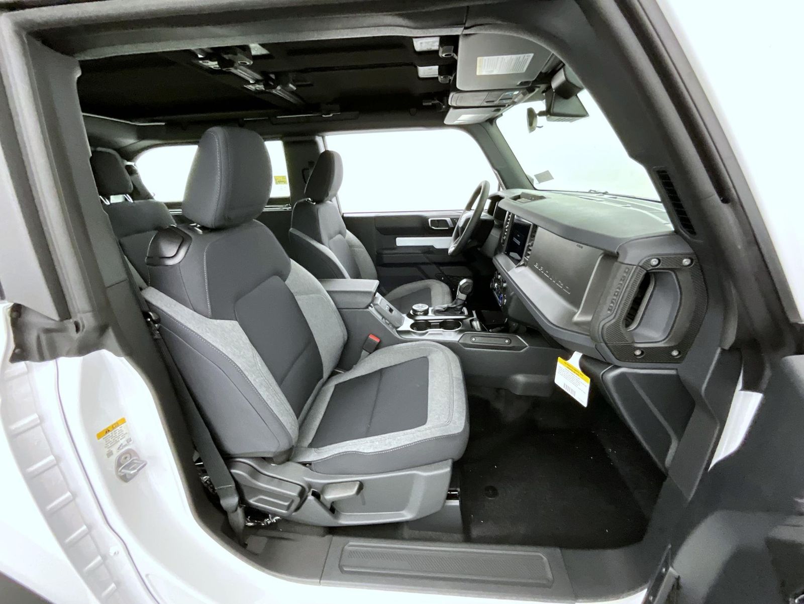 2025 Ford Bronco Base photo 15