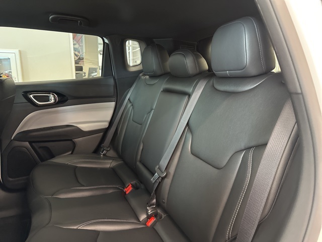 2025 Jeep Compass Limited photo 21