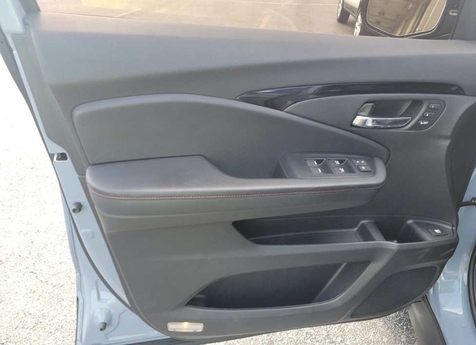 2022 Honda Ridgeline Black Edition photo 7