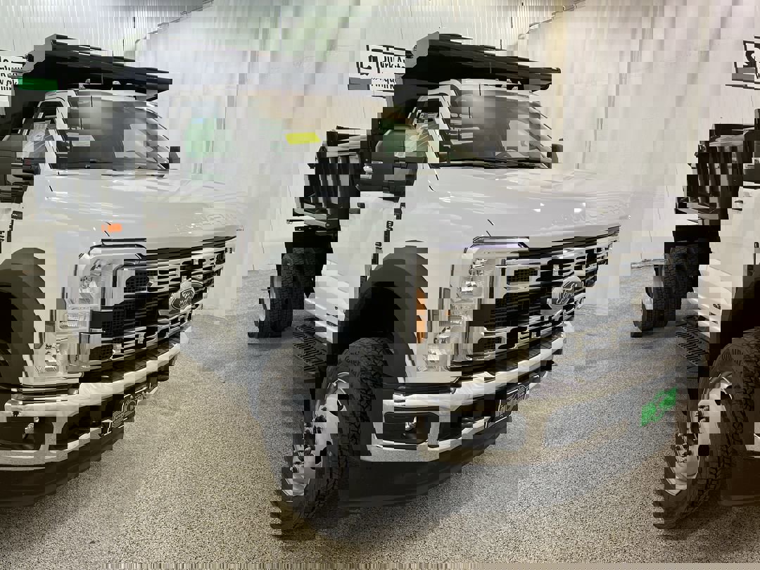 2026 Ford F-550 Super Duty Chassis Cab XL's photo