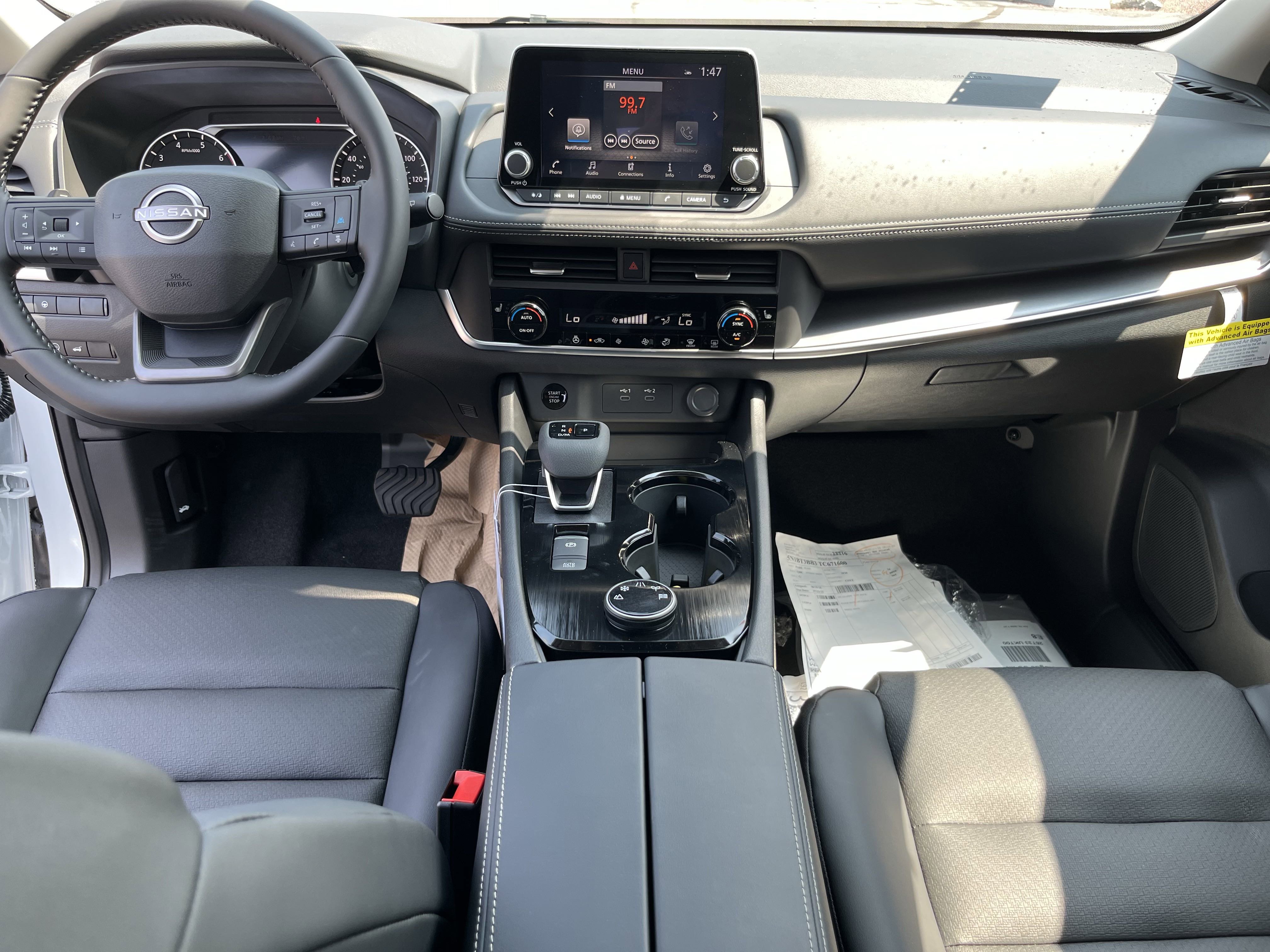 2026 Nissan Rogue SV photo 5