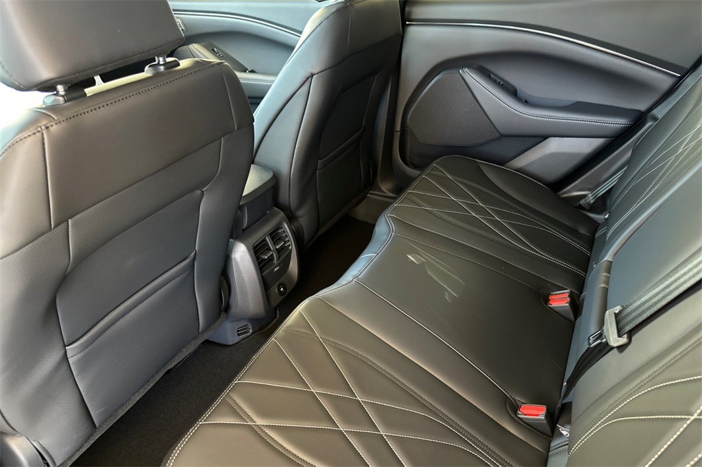 2025 Ford Mustang Mach-E Select photo 11